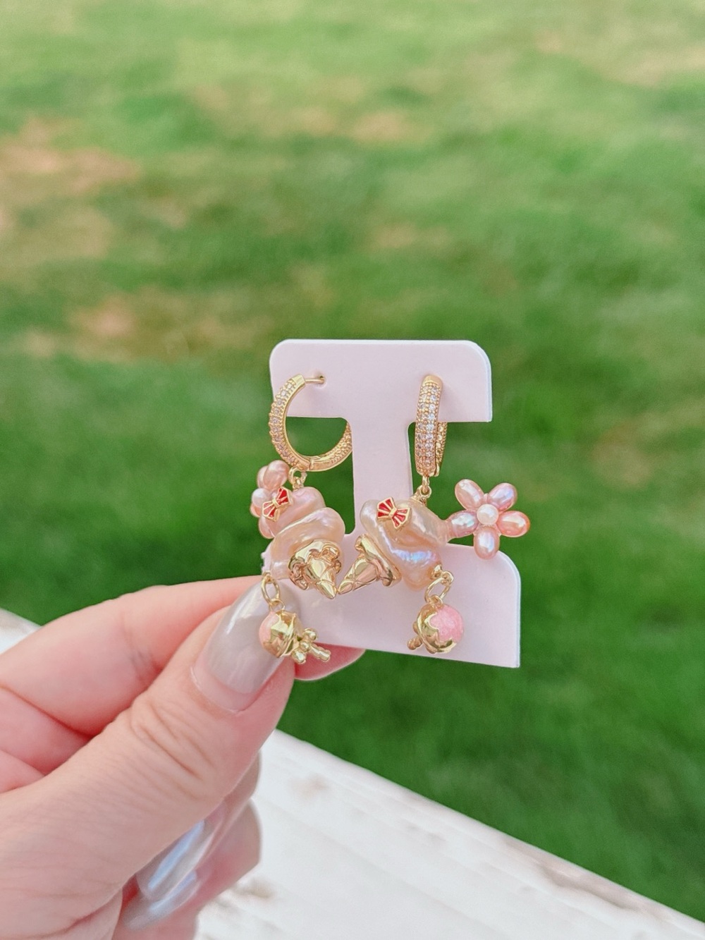 26E481 Handmade Freshwater Baroque Pearl Ice cream Cone Huggie Earrings - Picture 7 of 7